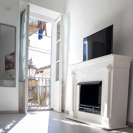 Maggiore Elena Apartment